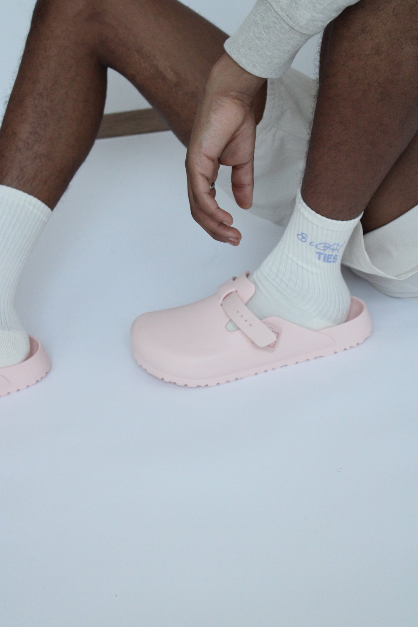 EIGH TIES CREAM SOCKS